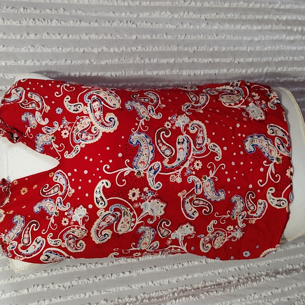 Talbot's top with elasticized collar. Medium petite.  Like new